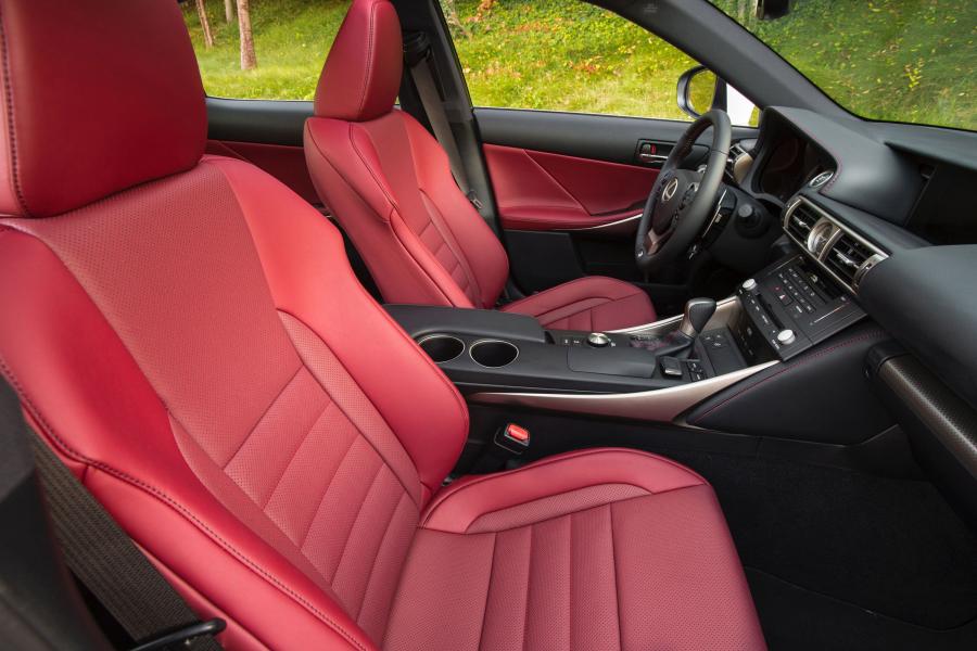 Интерьер Lexus IS300 AWD F-Sport 2015 года  (фото 47 из 48)